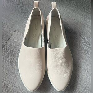 ECCO Shoes Womens 10 Gillian Sporty Slip On Sneakers Beige Leather